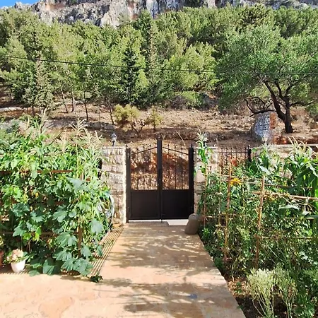 To Pefko - Mezzanines - * Μεγίστη