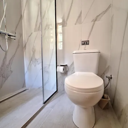 To Pefko - Mezzanines -