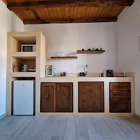 To Pefko - Mezzanines - * Μεγίστη