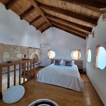 To Pefko - Mezzanines - Meyísti