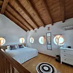To Pefko - Mezzanines - * Megisti