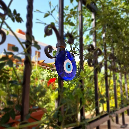 To Pefko - Mezzanines - Meyísti