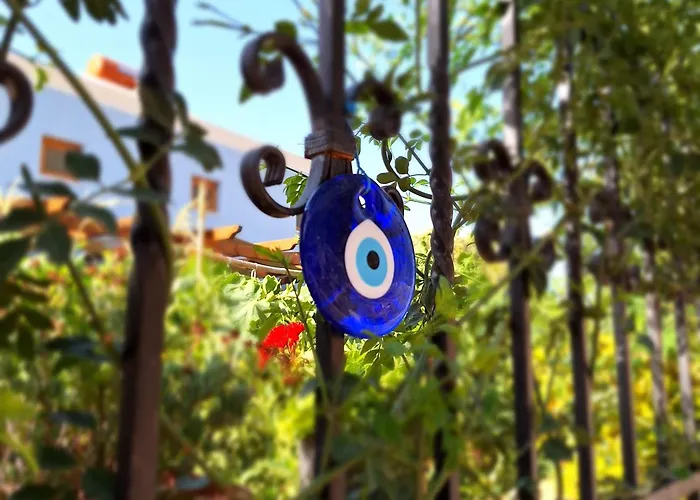 To Pefko - Mezzanines - Meyísti