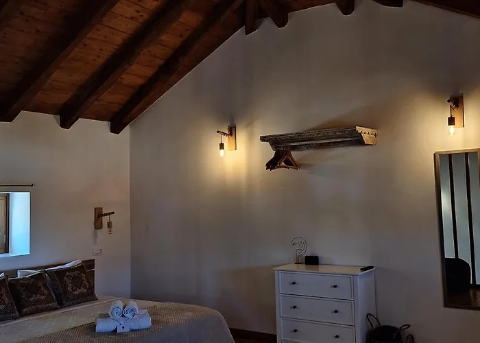 To Pefko - Mezzanines - Meyísti