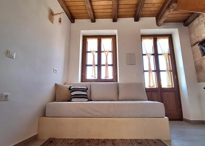 To Pefko - Mezzanines - Meyísti