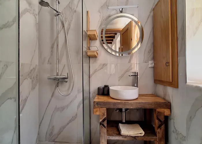 To Pefko - Mezzanines - Meyísti